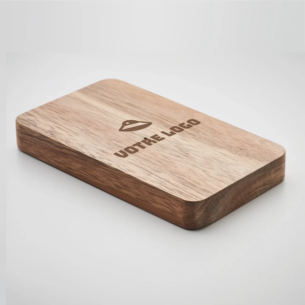 powerbank en acacia personnalise